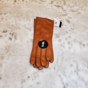 Coach Sculpted Signature Touchscreen Gloves - Women's In Canyon